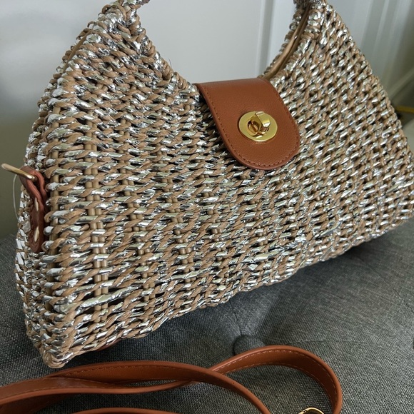 Woven Half Moon Clutch w/ Turn Lock Closure Handbag - Picture 3 of 8